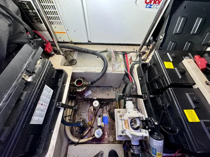 Escapade Too Yacht Photos Pics 