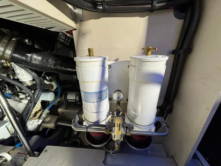 Escapade Too Yacht Photos Pics 