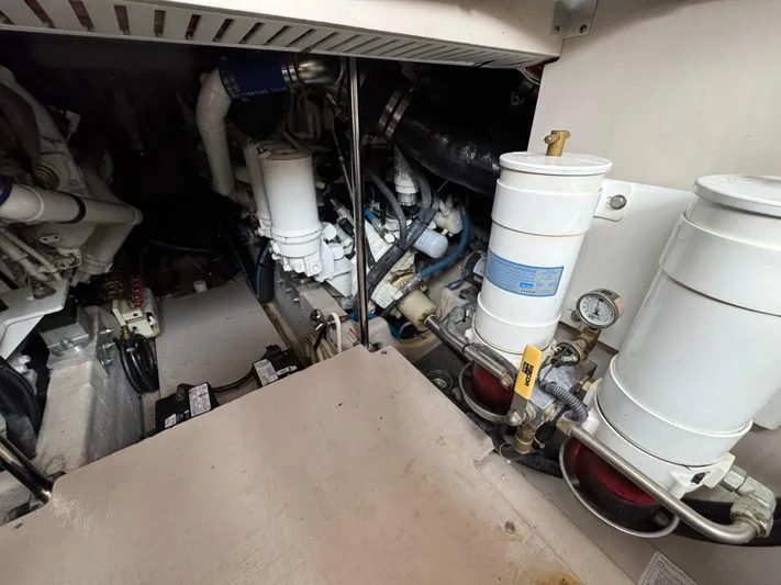 Escapade Too Yacht Photos Pics 