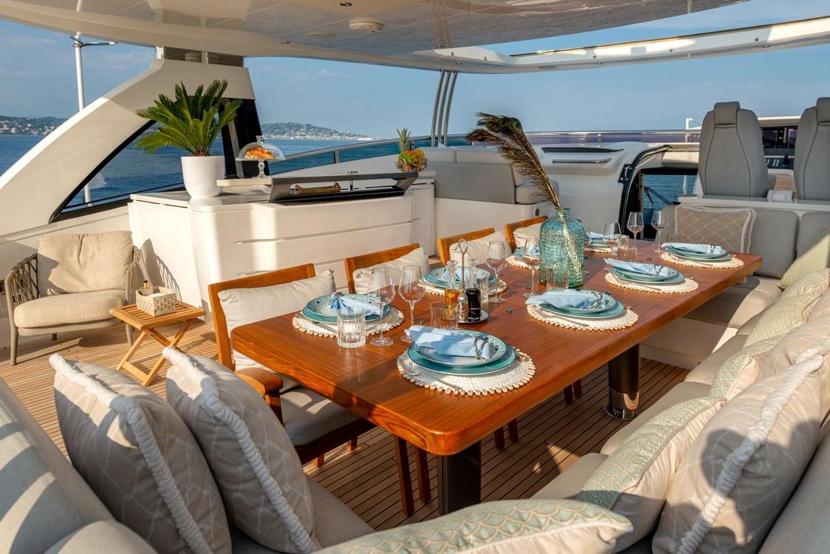 2017 Princess 115 