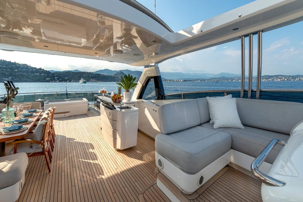 2017 Princess 115 