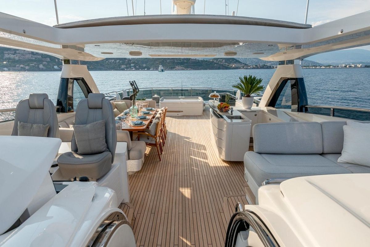 2017 Princess 115 