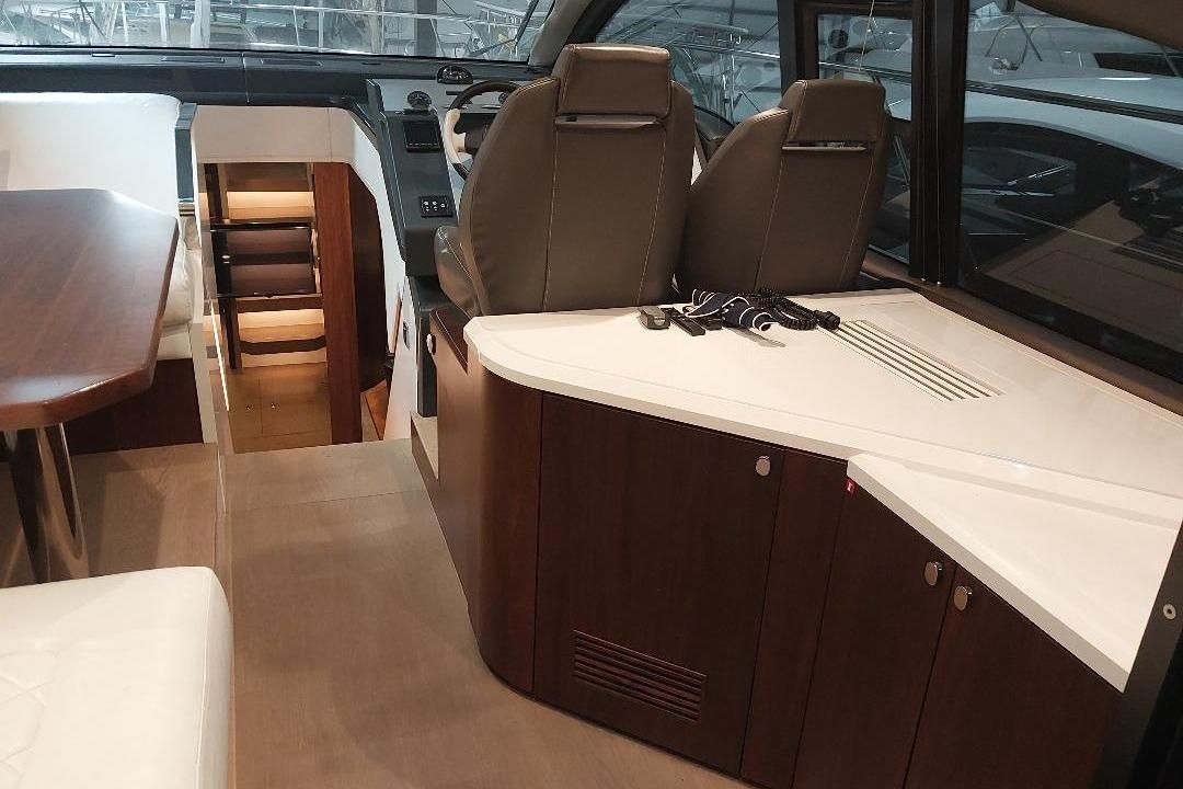 2022 Fairline 47