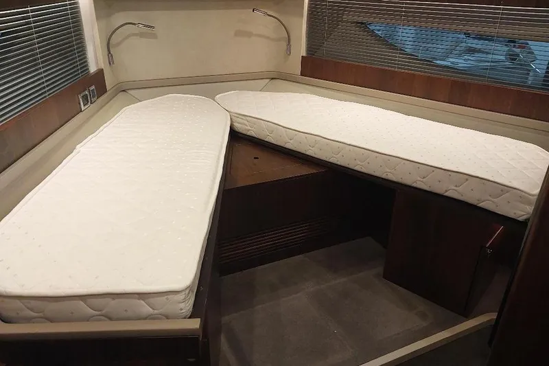 Grata Yacht Photos Pics Interior cabin of 2022 Fairline Targa 45 GT with twin beds and modern design.
