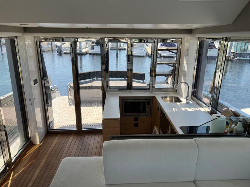 2022 OKEAN Flybridge 50