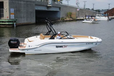 Bayliner DX2000