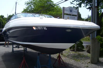 Sea Ray 240 Sundeck