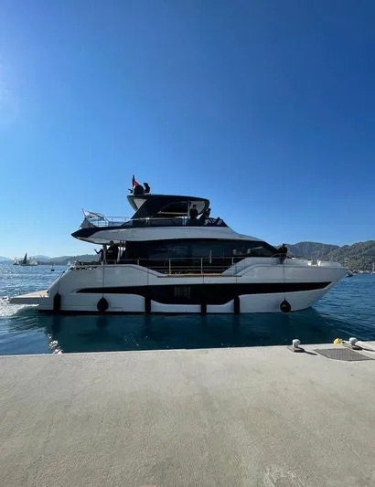  Yacht Photos Pics 67 FLY