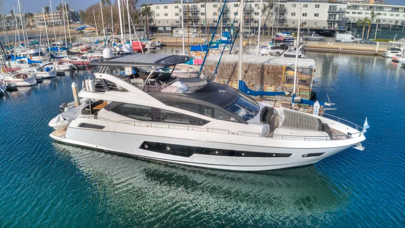 Mojo Risin' Yacht Photos Pics 