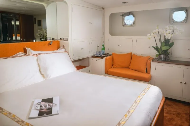 Yona Yacht Photos Pics Luxurious cabin interior of 1981 Vripack Doggersbank 20 yacht with elegant decor.