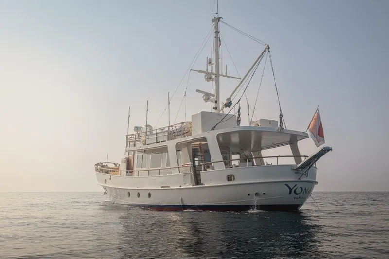 Yona Yacht Photos Pics 