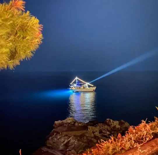 Yona Yacht Photos Pics 