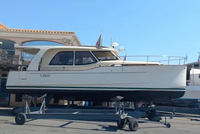 2011 Greenline 33