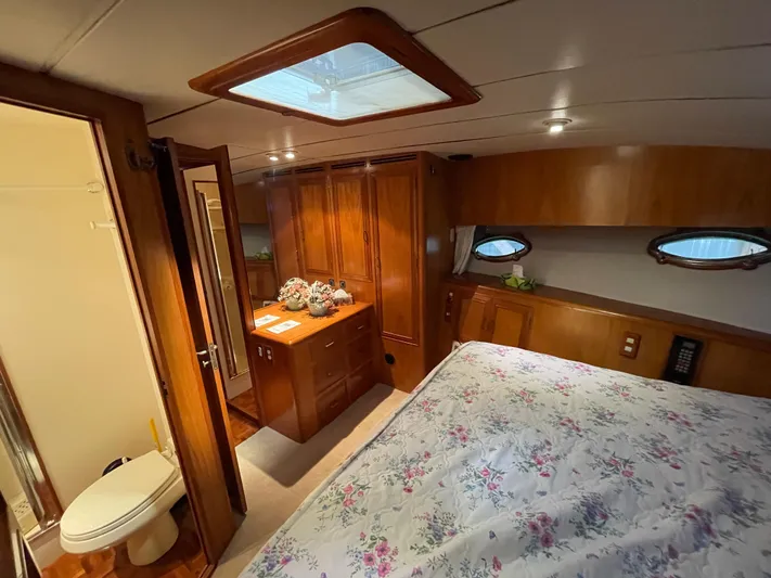 Wind Star Yacht Photos Pics Luxurious cabin interior of 1993 Ocean Alexander 520 Pilothouse yacht.