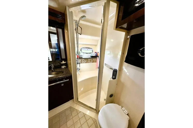  Yacht Photos Pics Luxurious bathroom interior of 2008 Sea Ray 47 Sedan Bridge yacht.