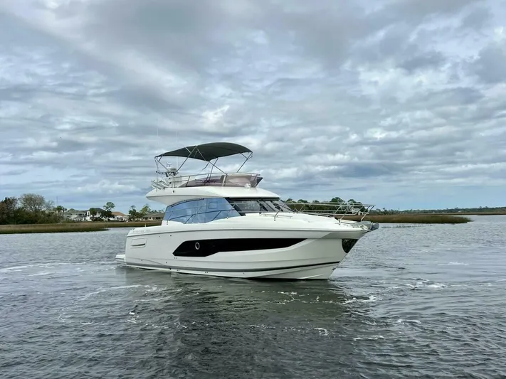  Yacht Photos Pics 2024 Prestige 420 - Image 3