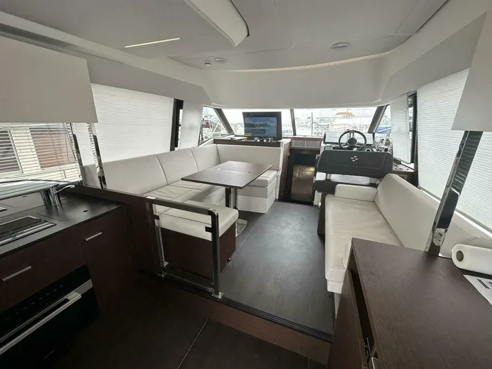  Yacht Photos Pics 2024 Prestige 420 - Image 9