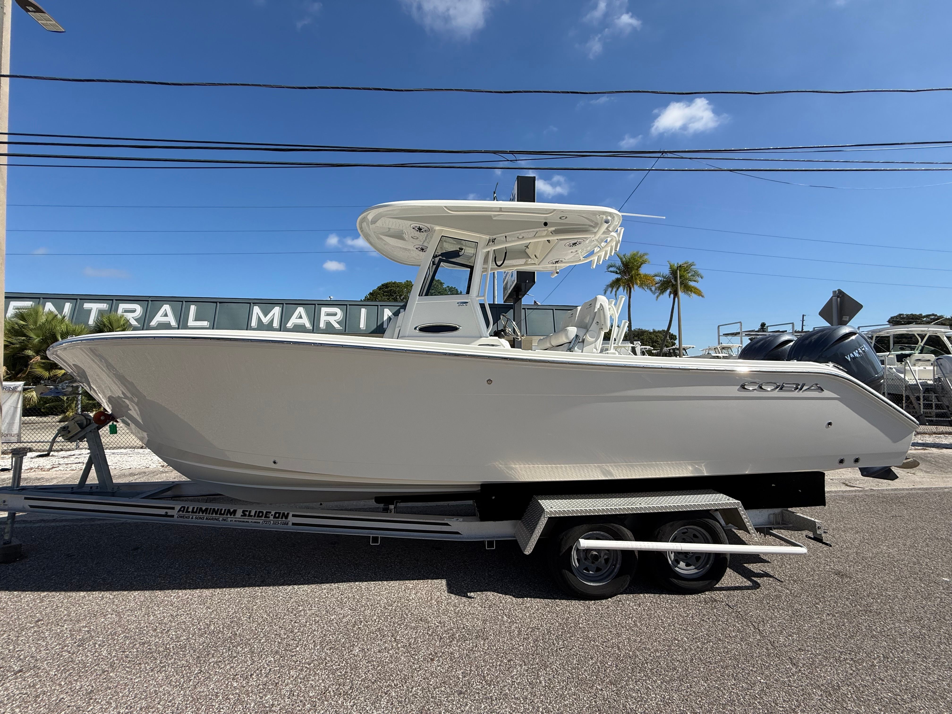 Cobia 265 Center Console