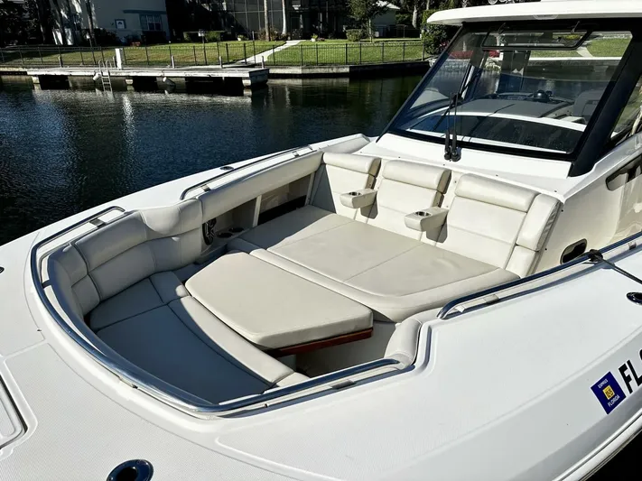  Yacht Photos Pics 2022 Boston Whaler 350 Realm - Image 12