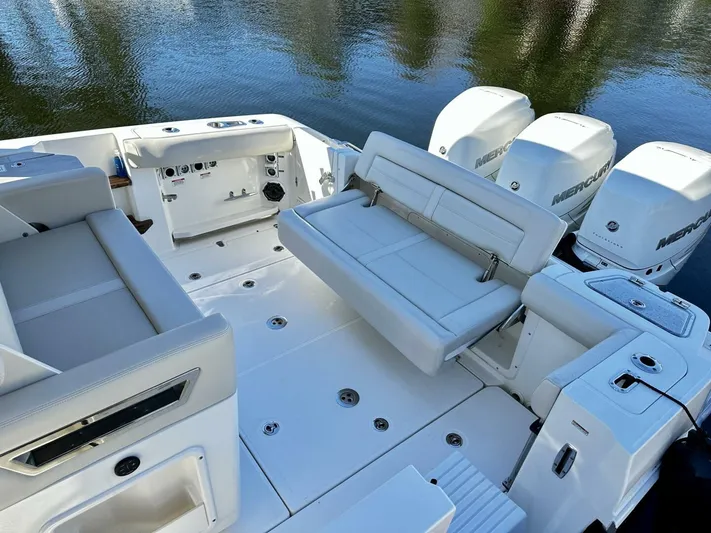  Yacht Photos Pics 2022 Boston Whaler 350 Realm - Image 10
