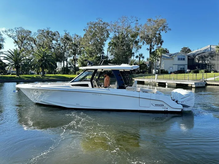  Yacht Photos Pics 2022 Boston Whaler 350 Realm - Image 5