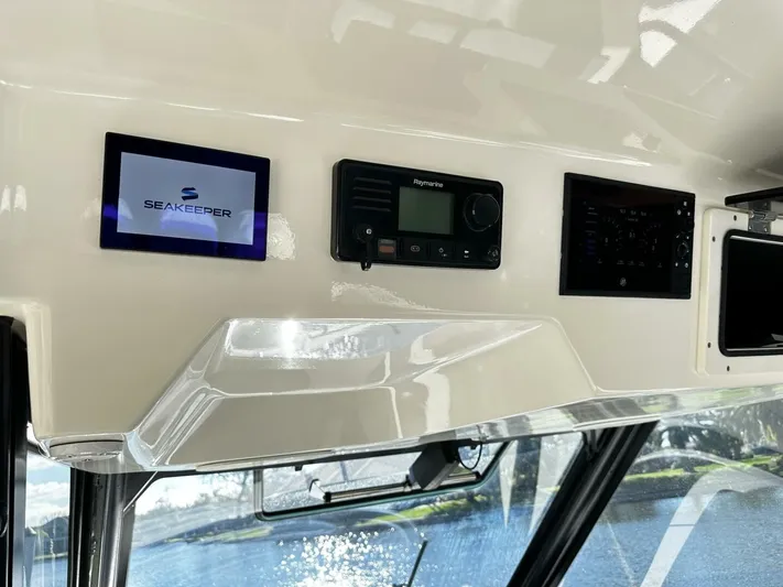  Yacht Photos Pics 2022 Boston Whaler 350 Realm - Image 24