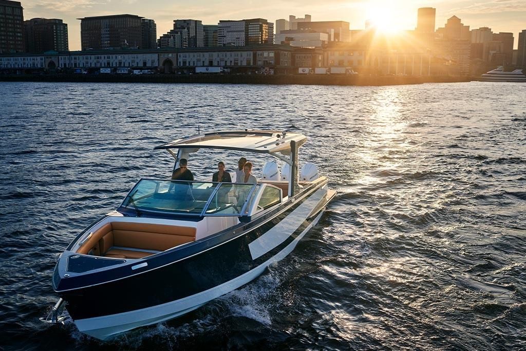 Aviara AV36 Outboard