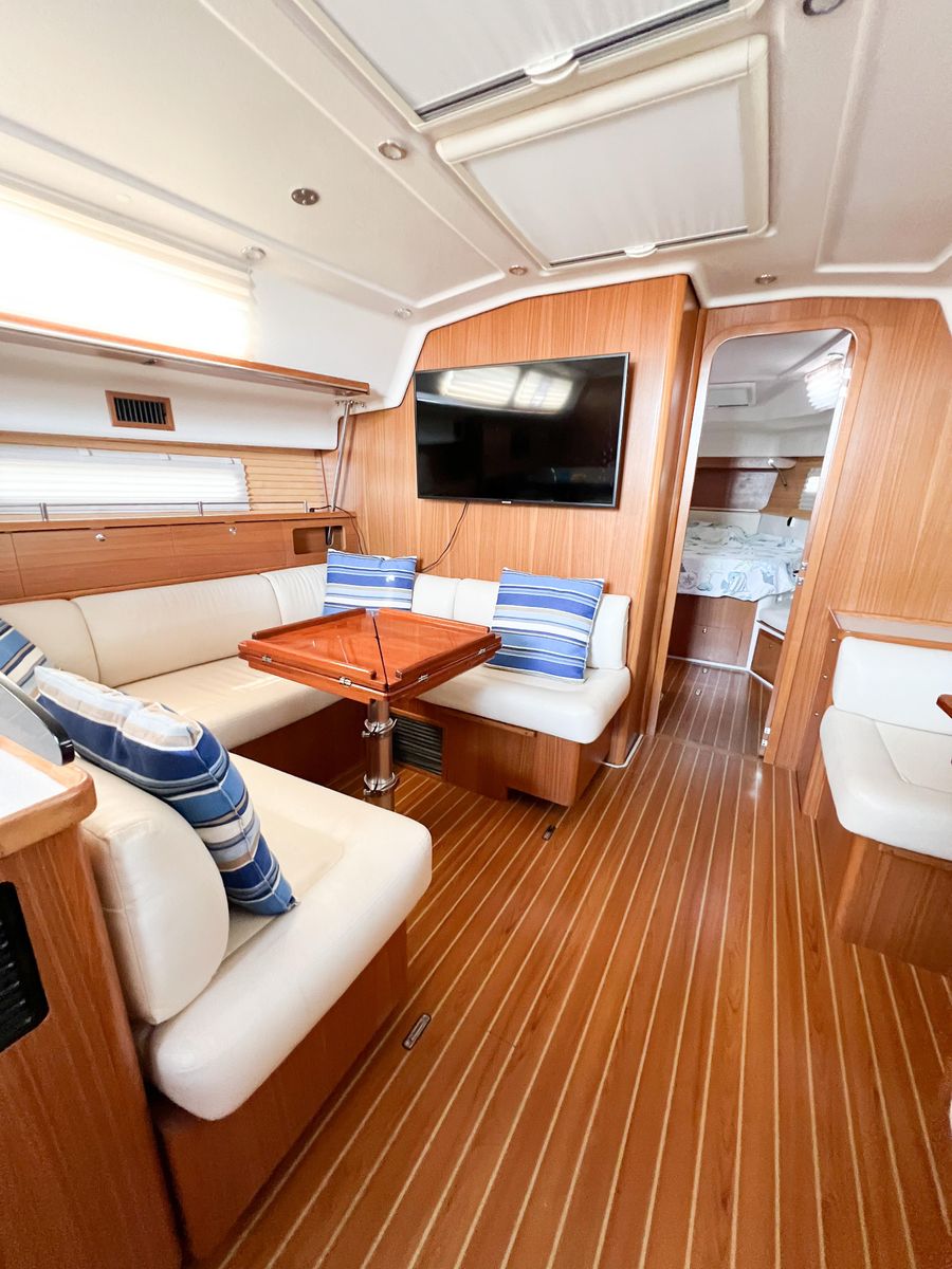 2019 Catalina 42 