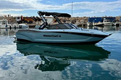 2023 MasterCraft X24