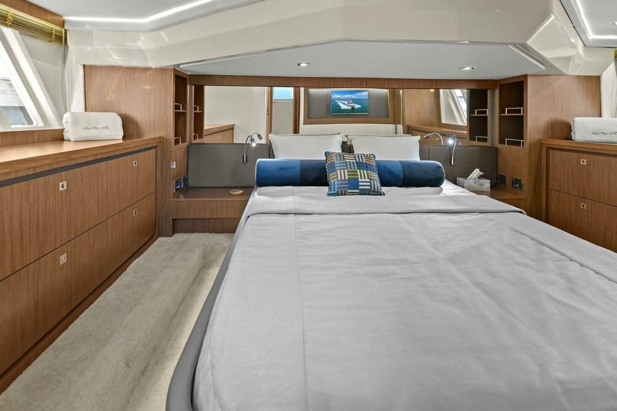 2017 Sea Ray 51 