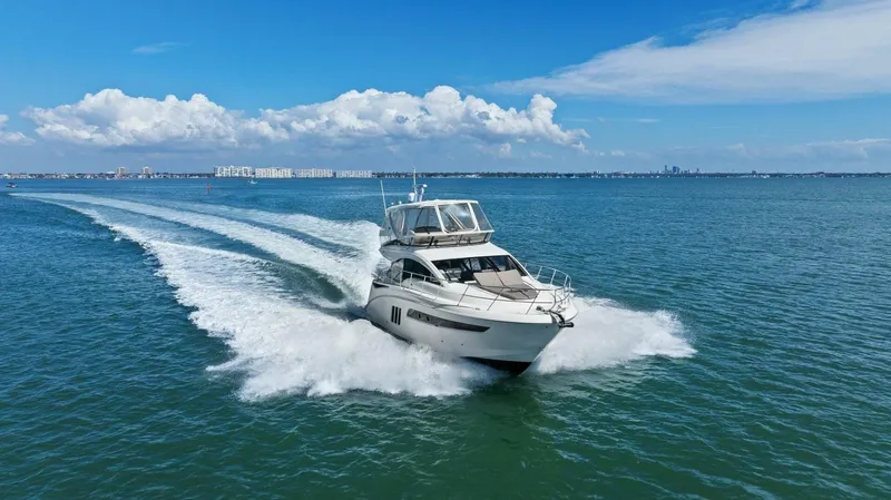 Prodigi Yacht Photos Pics 2017 Sea Ray 510 Fly - Image 6