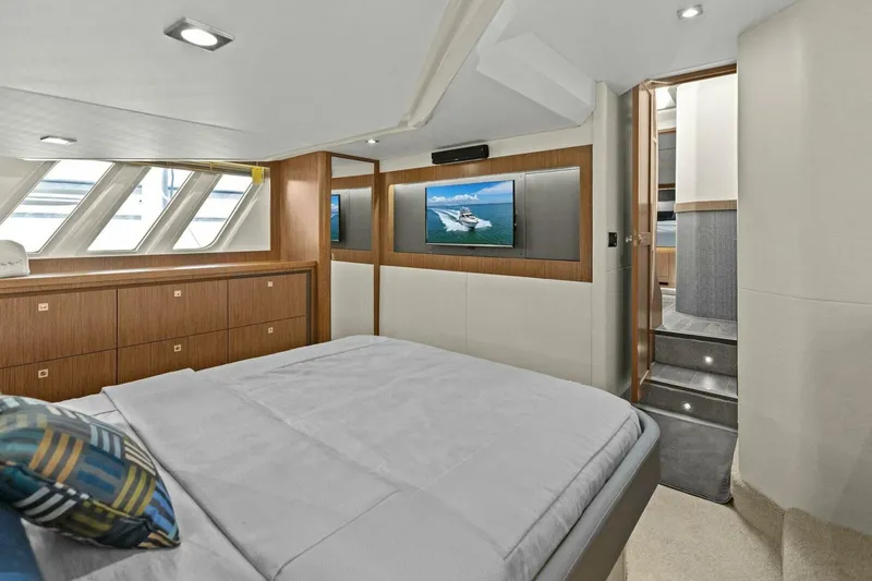 Prodigi Yacht Photos Pics 2017 Sea Ray 510 Fly - Image 70