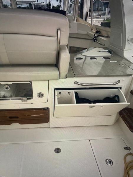 2020 Boston Whaler 350 Realm