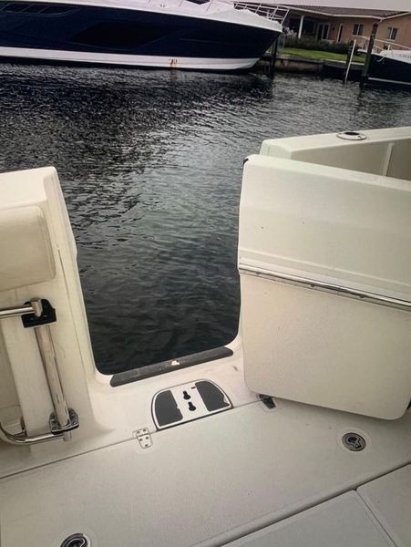 2020 Boston Whaler 350 Realm