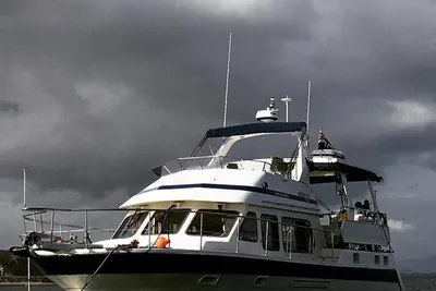 1990 Trader 44 Sundeck