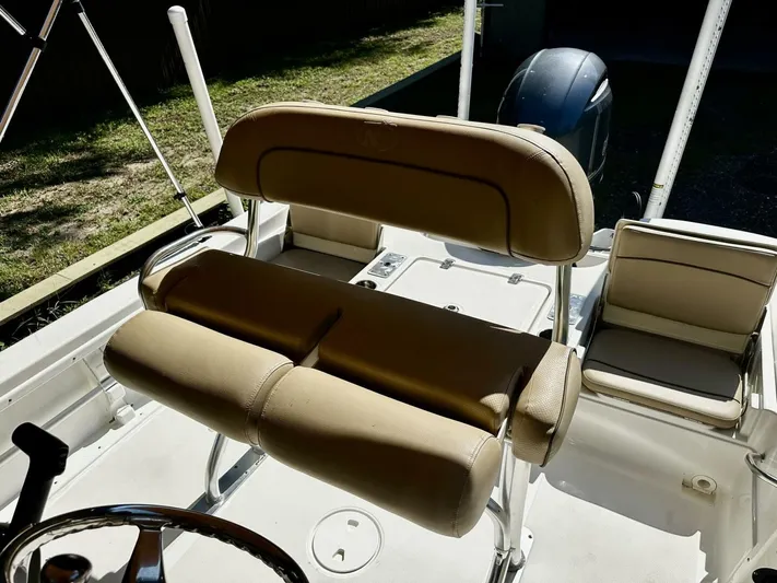  Yacht Photos Pics 2020 Nauticstar 227 Bay - Image 10