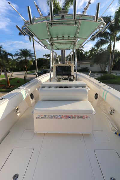 2008 Contender 31 Center Console
