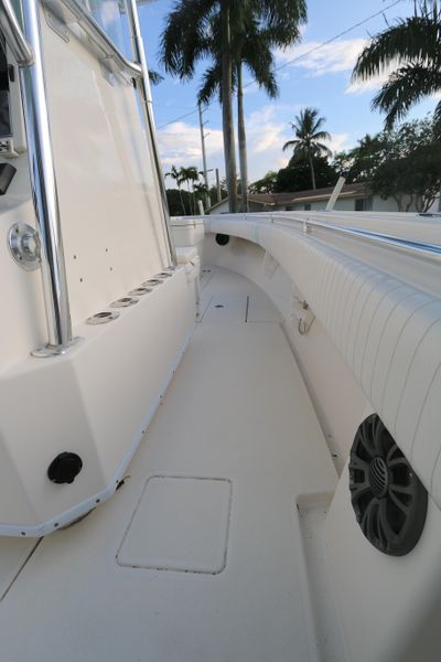 2008 Contender 31 Center Console