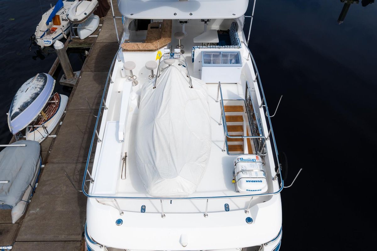 2013 Ocean Alexander 72 
