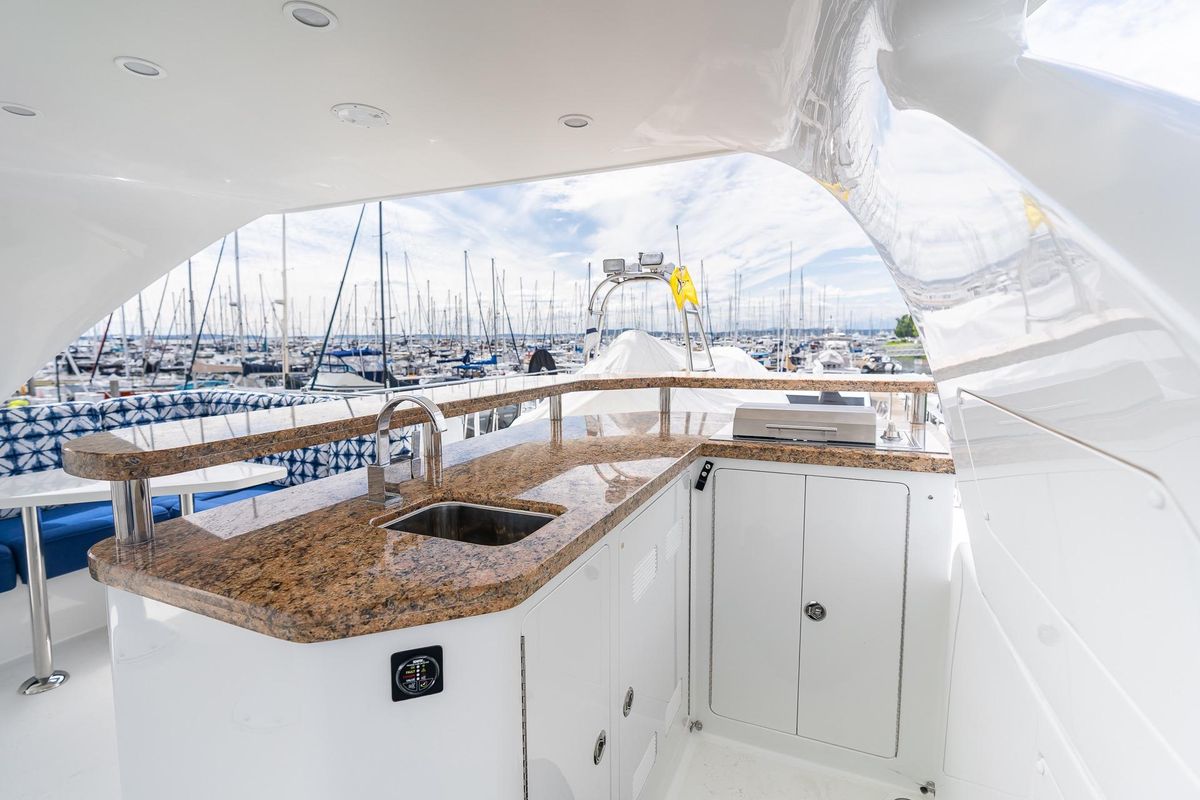 2013 Ocean Alexander 72 