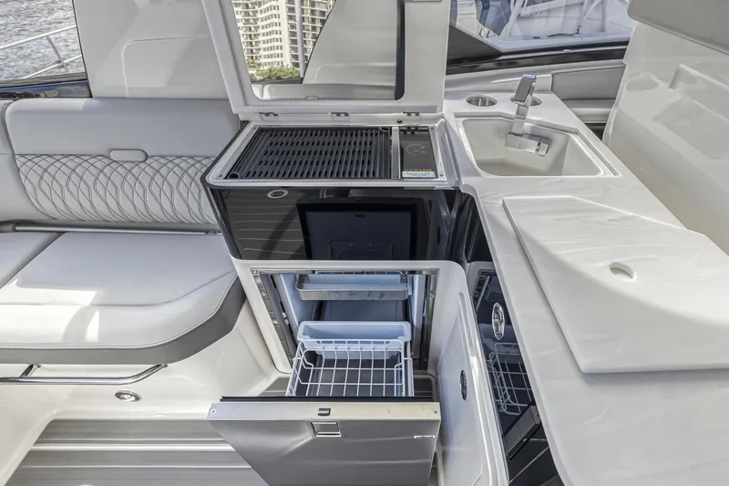 Dirty Laundry Yacht Photos Pics 