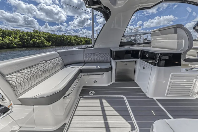 Dirty Laundry Yacht Photos Pics 