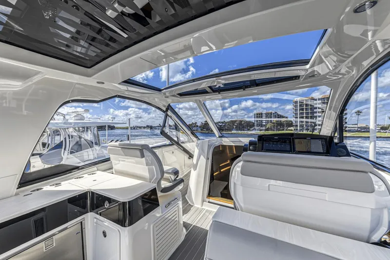 Dirty Laundry Yacht Photos Pics 