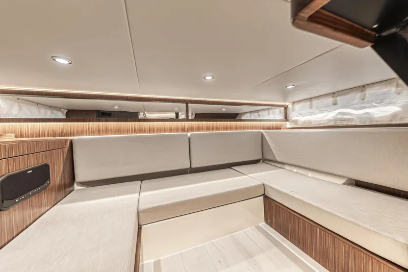 Dirty Laundry Yacht Photos Pics 