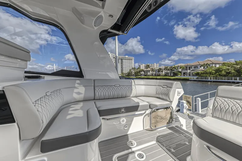 Dirty Laundry Yacht Photos Pics 