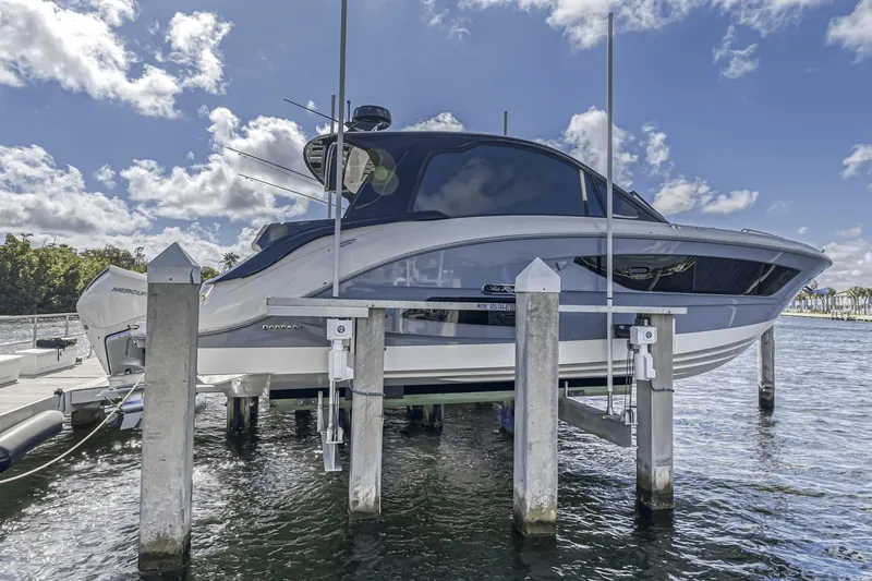 Dirty Laundry Yacht Photos Pics 