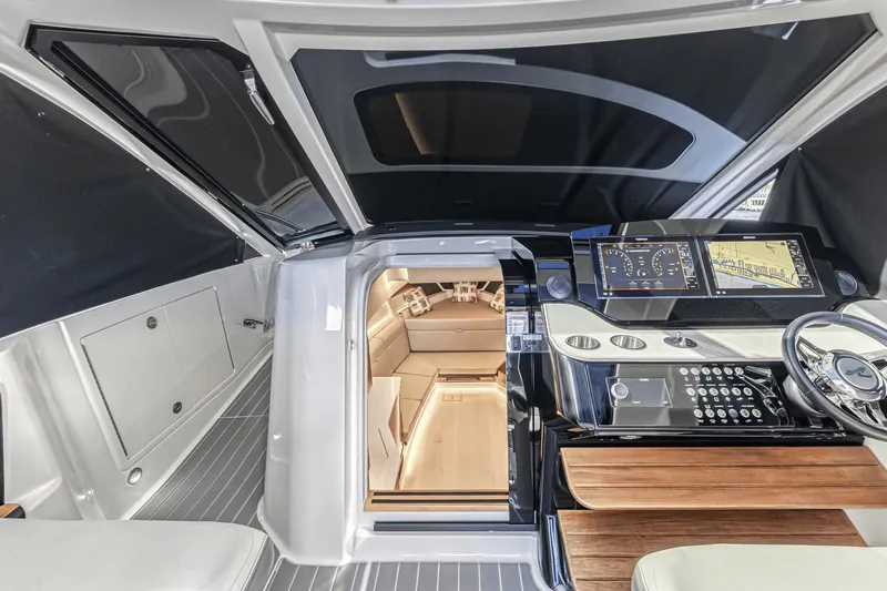 Dirty Laundry Yacht Photos Pics 