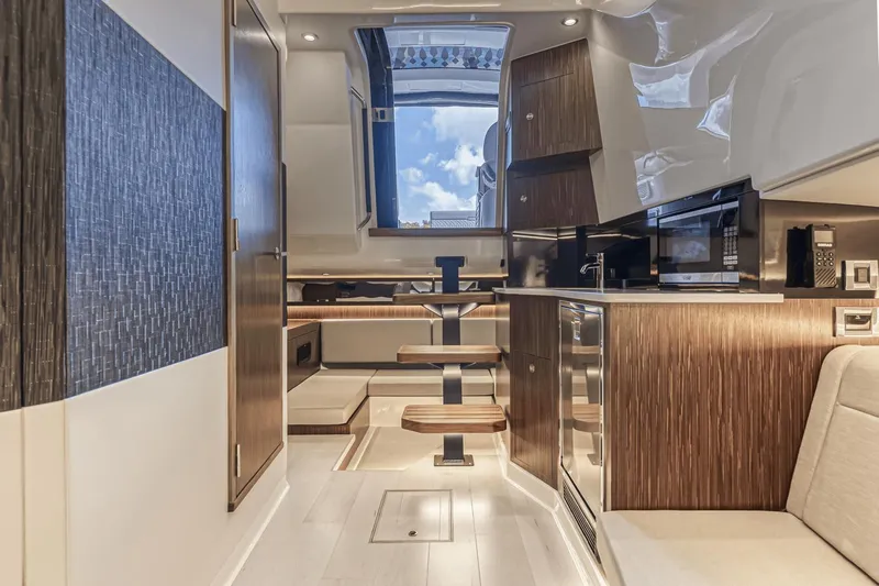 Dirty Laundry Yacht Photos Pics 