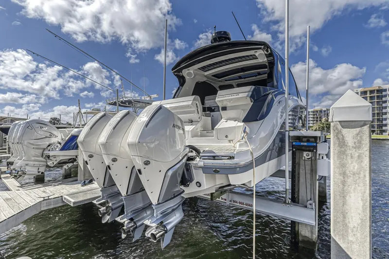 Dirty Laundry Yacht Photos Pics 