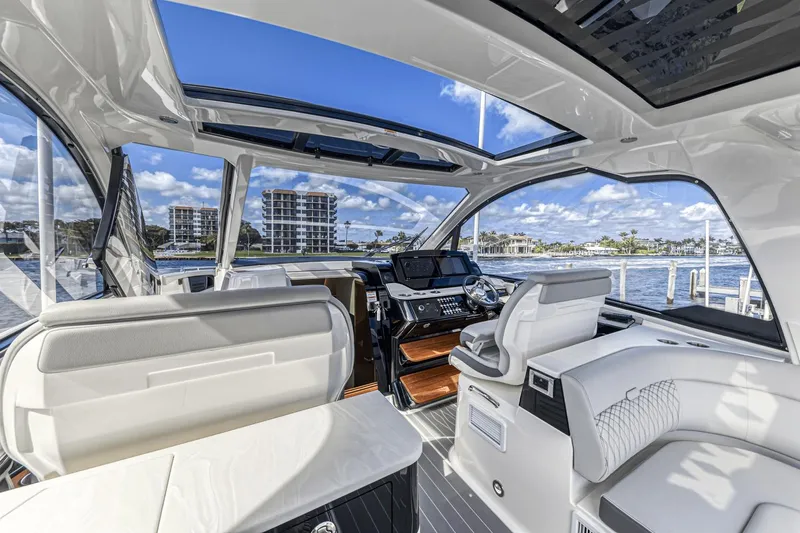 Dirty Laundry Yacht Photos Pics 